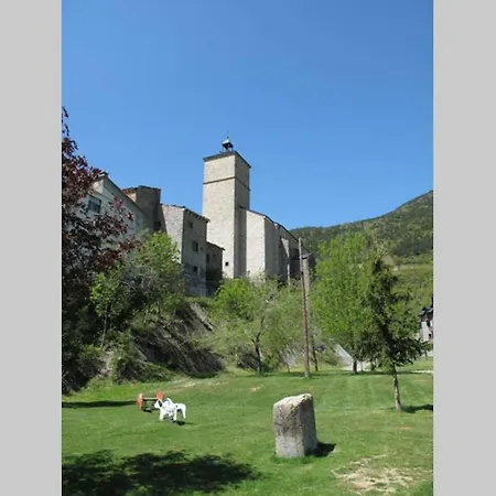 Prázdninový dům Vivienda Turismo Rural Biescas En Alquiler, Casa Completa, Tipo Monumento, Muy Acogedora Y Tranquila, Ideal Montana Y Esqui, Chimeneas
