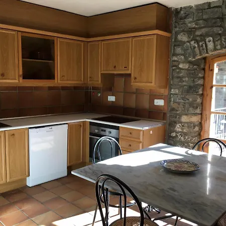 Vivienda Turismo Rural Biescas En Alquiler, Casa Completa, Tipo Monumento, Muy Acogedora Y Tranquila, Ideal Montana Y Esqui, Chimeneas