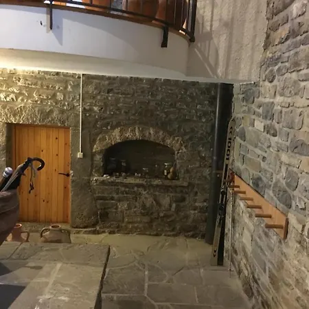 Vivienda Turismo Rural Biescas En Alquiler, Casa Completa, Tipo Monumento, Muy Acogedora Y Tranquila, Ideal Montana Y Esqui, Chimeneas * Biescas (Aragon)